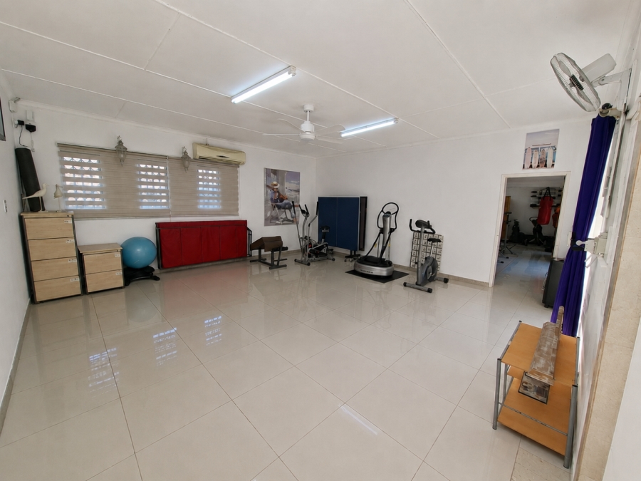 6 Bedroom Property for Sale in Delareyville North West